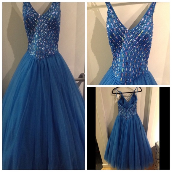 GORGEOUS GOWN M FIT- ⭐️ 1 OF A KIND - Picture 1 of 9